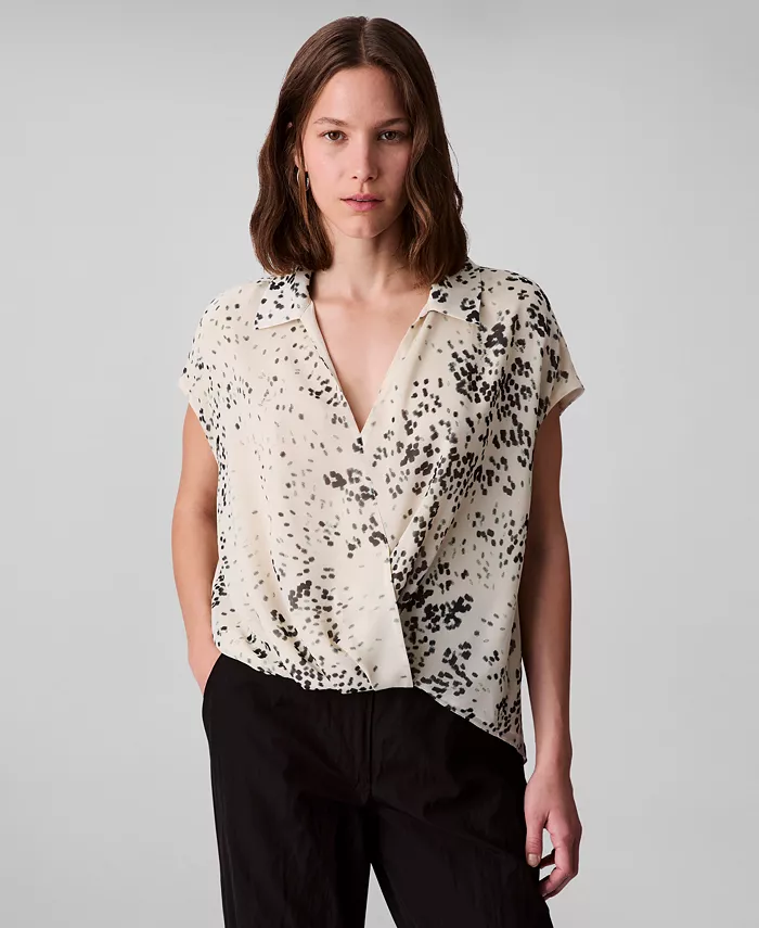 Женский топ с принтом из шифона, с короткими рукавами и имитацией запаха Calvin Klein, зеленый
Женский топ с принтом из шифона, с короткими рукавами и имитацией запаха Calvin Klein, зеленый