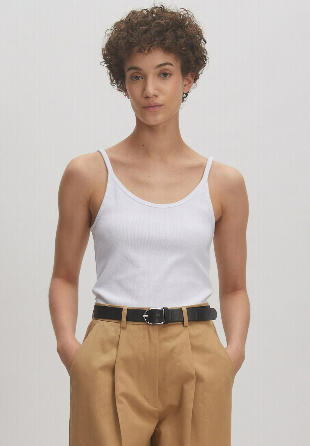 Топ NINA EDITED, белый 
Топ NINA EDITED, белый