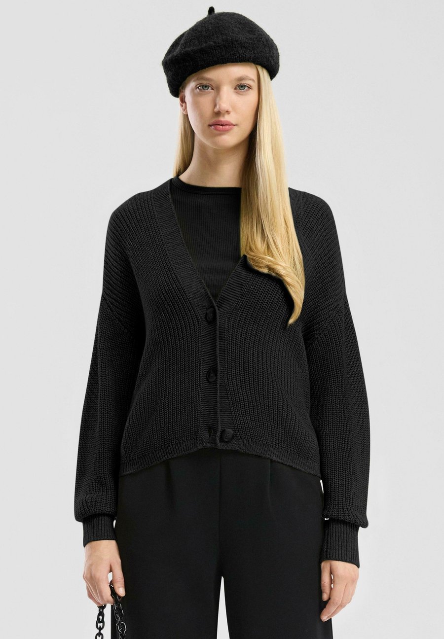 Кардиган QS Cardigan, Schwarz/Mottled Black
Кардиган QS Cardigan, Schwarz/Mottled Black