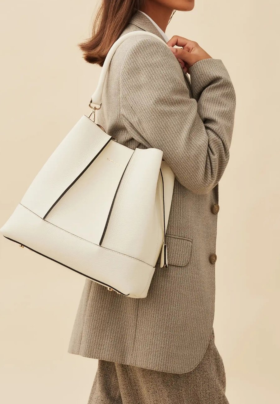 Сумка Isabel Bernard Femme Forte Macie, Beige
Сумка Isabel Bernard Femme Forte Macie, Beige