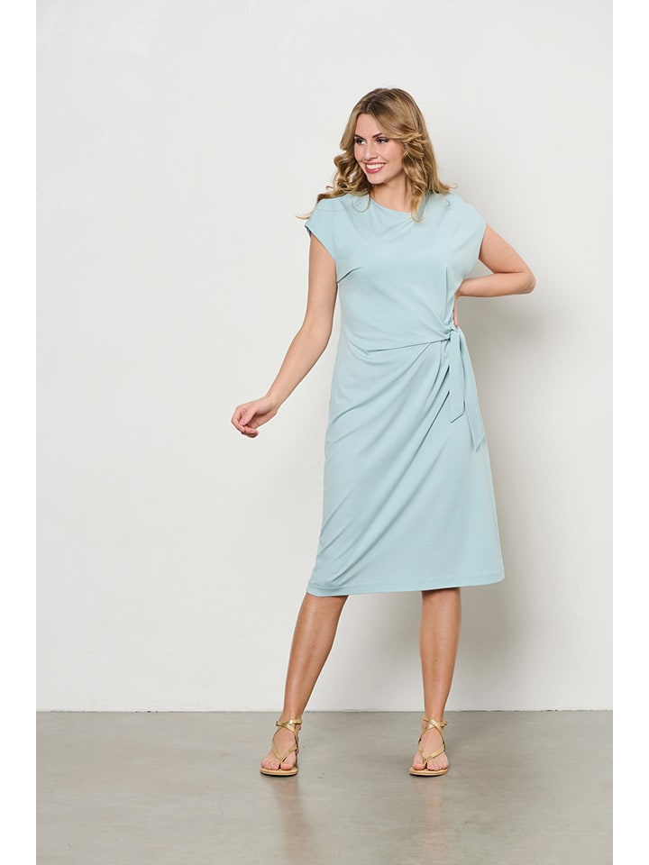 Платье до колена &Co Woman, светло-синий
Платье до колена &Co Woman, светло-синий