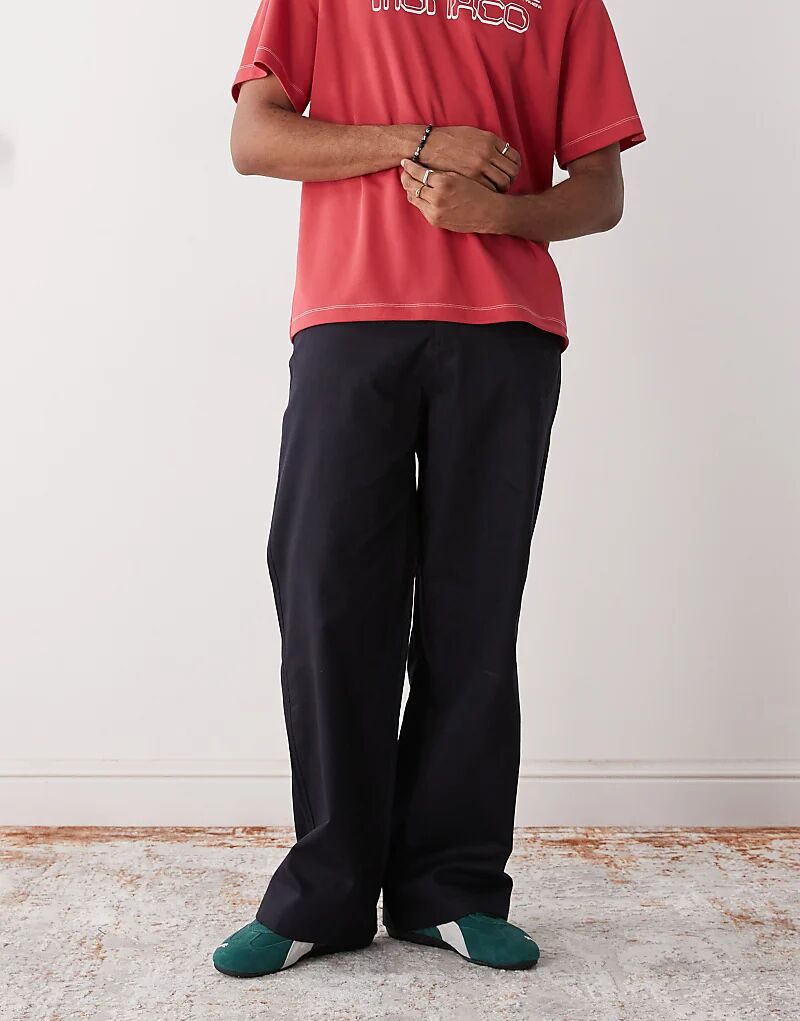 Широкие брюки-чинос New Era LA Dodgers темно-синего цвета
Широкие брюки-чинос New Era LA Dodgers темно-синего цвета