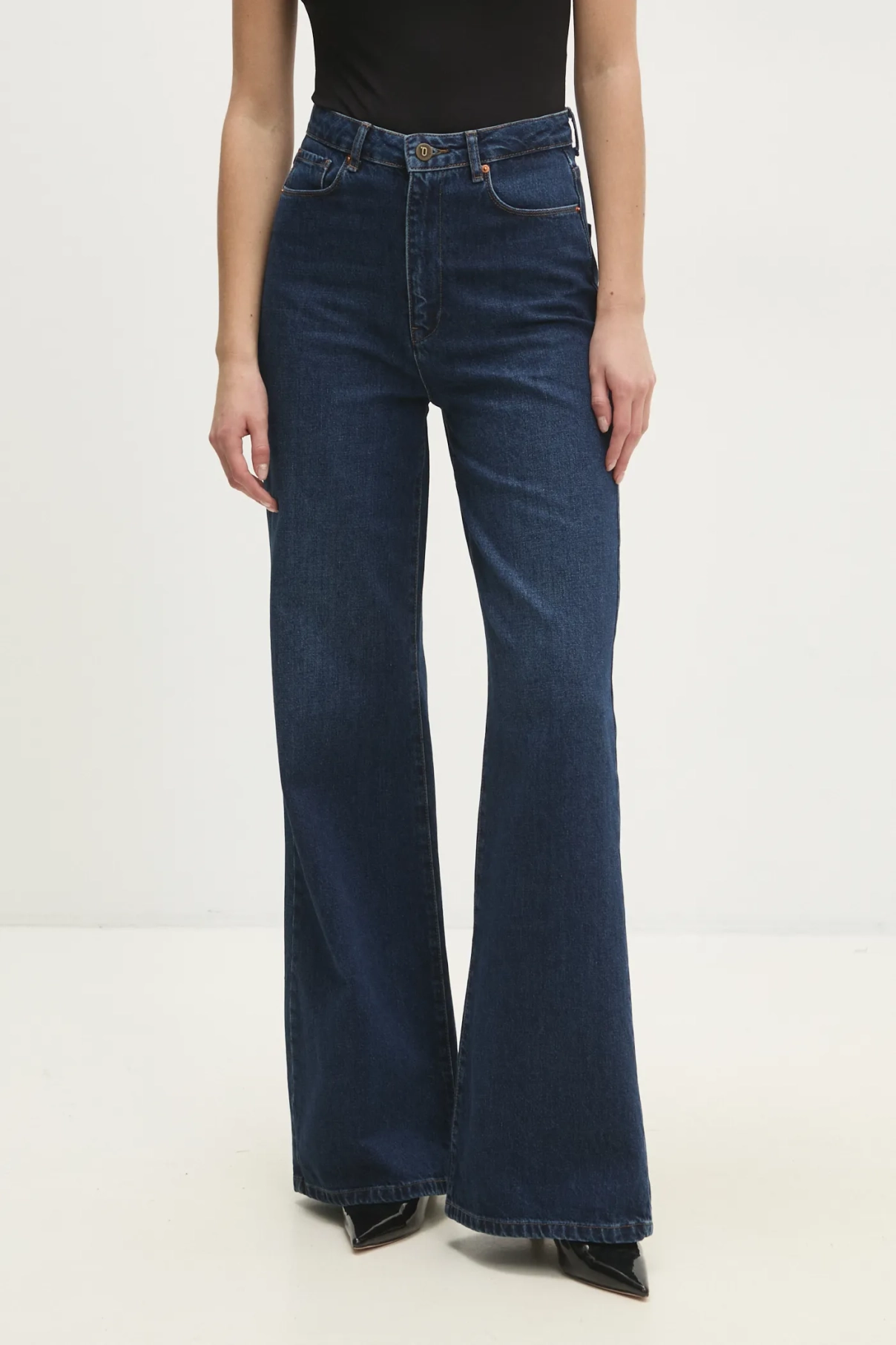 Джинсы Answear Lab, темно-синий
Джинсы Answear Lab, темно-синий