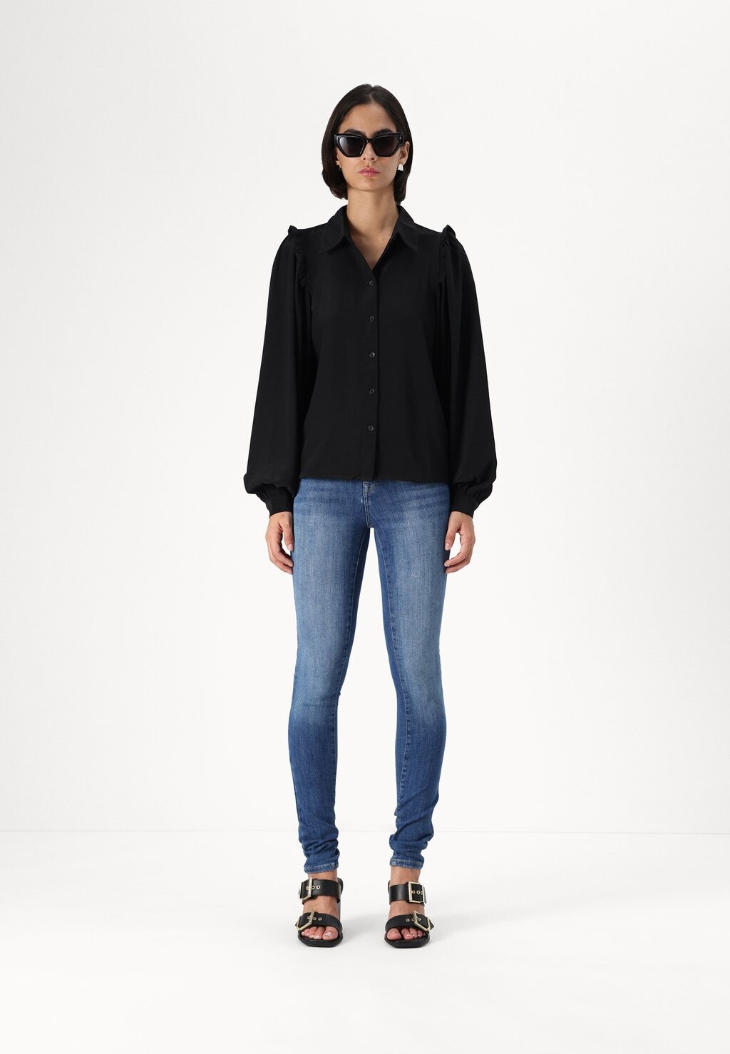 Блуза VMANI FRILL Vero Moda Tall, черный
Блуза VMANI FRILL Vero Moda Tall, черный