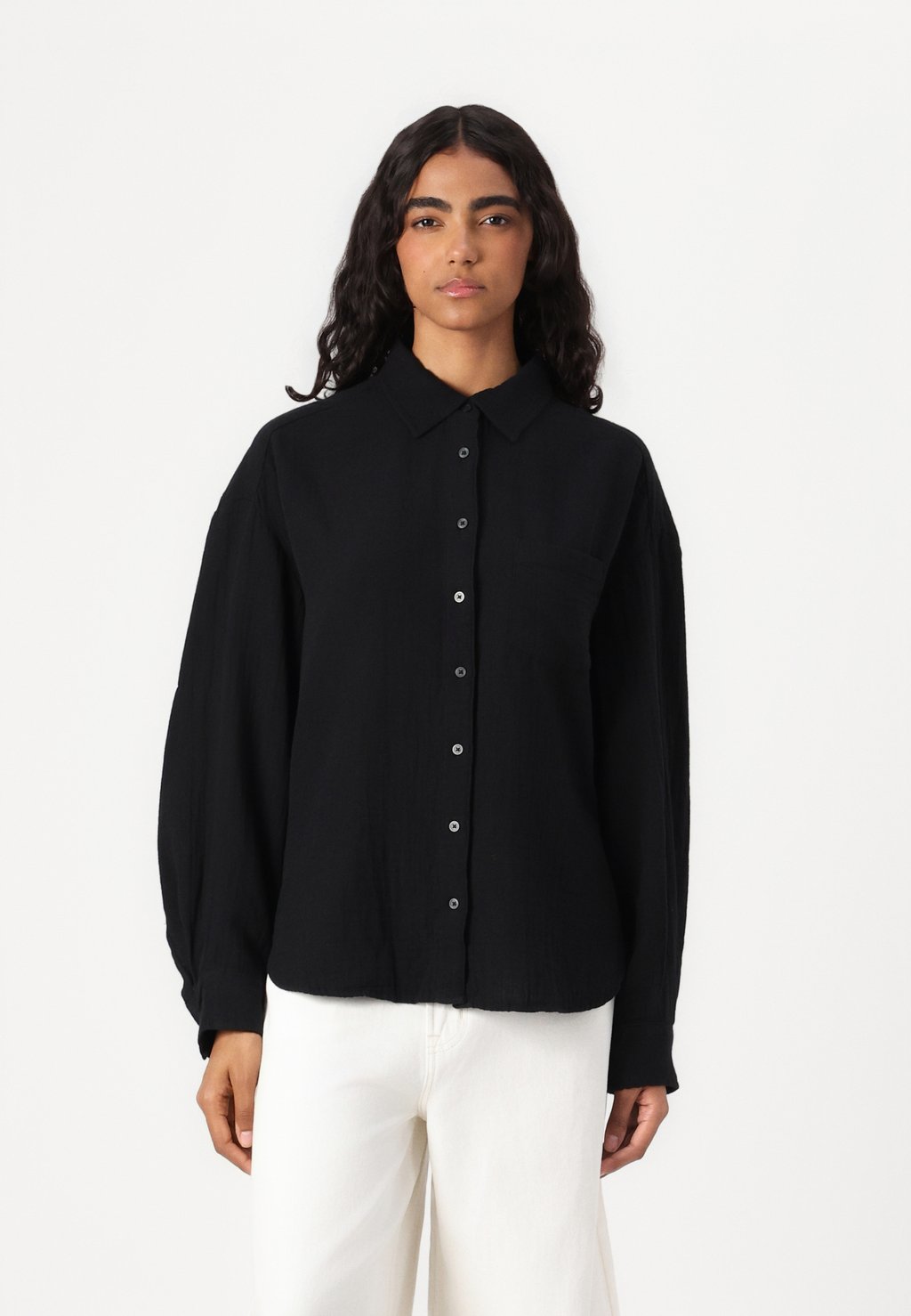 Блузка на пуговицах NEW BIG SHIRT GAP, черный
Блузка на пуговицах NEW BIG SHIRT GAP, черный