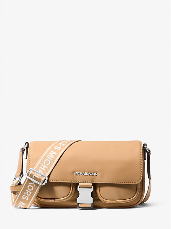 Сумка-Мессенджер Khai среднего размера из нейлона Michael Kors, оранжевый
Сумка-Мессенджер Khai среднего размера из нейлона Michael Kors, оранжевый