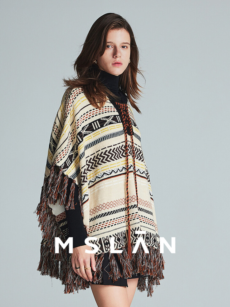 Накидка зимняя Mslan с необработанными краями
Накидка зимняя Mslan с необработанными краями