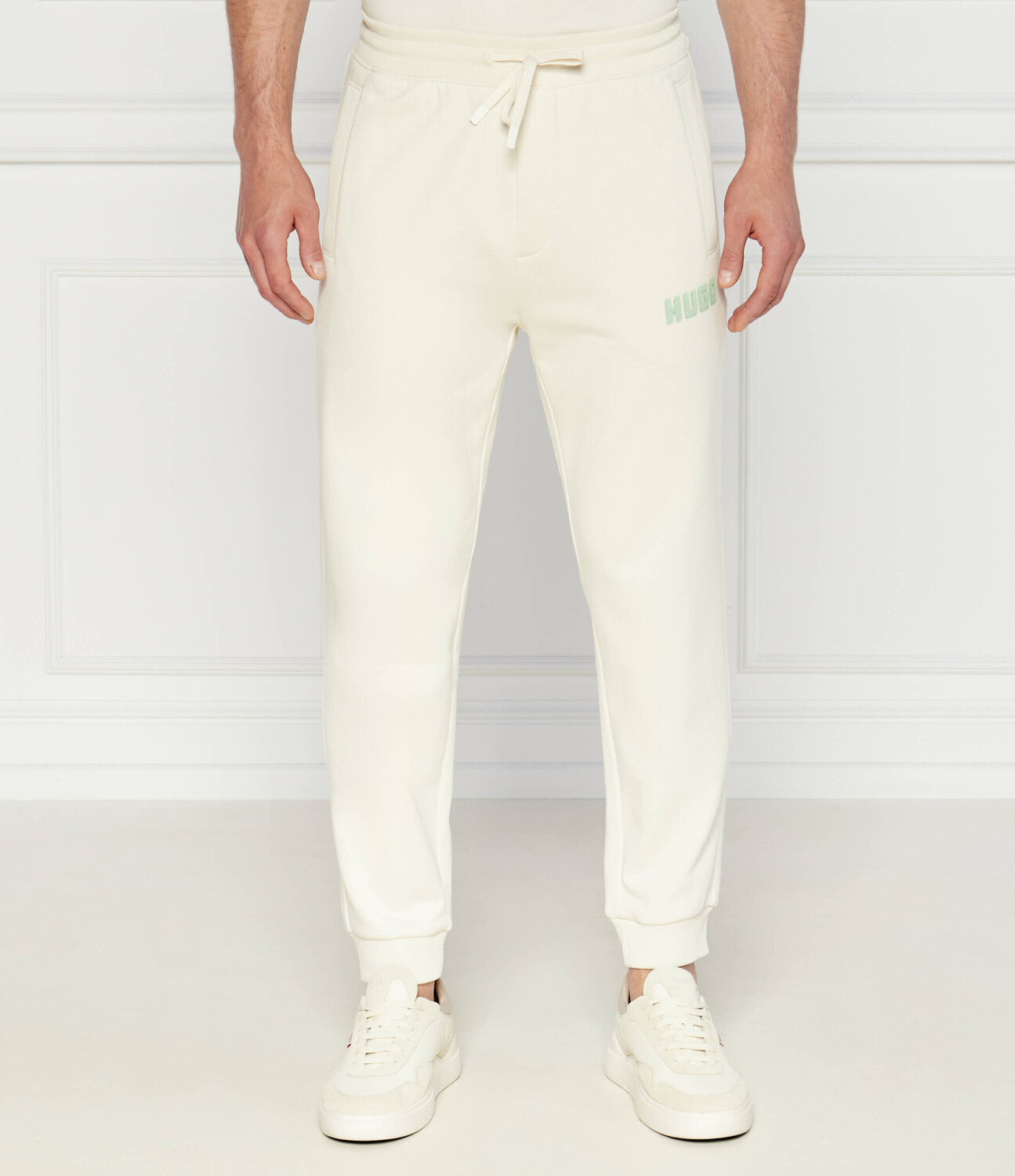 Спортивные брюки HUGO Diqomo Regular Fit, кремовый
Спортивные брюки HUGO Diqomo Regular Fit, кремовый