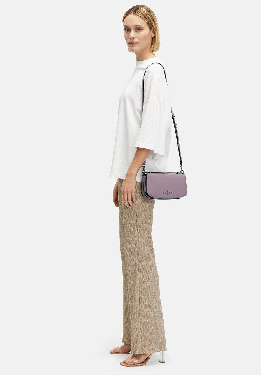 Сумка кросс-боди Liebeskind Berlin SADIE , Flieder/Purple
Сумка кросс-боди Liebeskind Berlin SADIE , Flieder/Purple