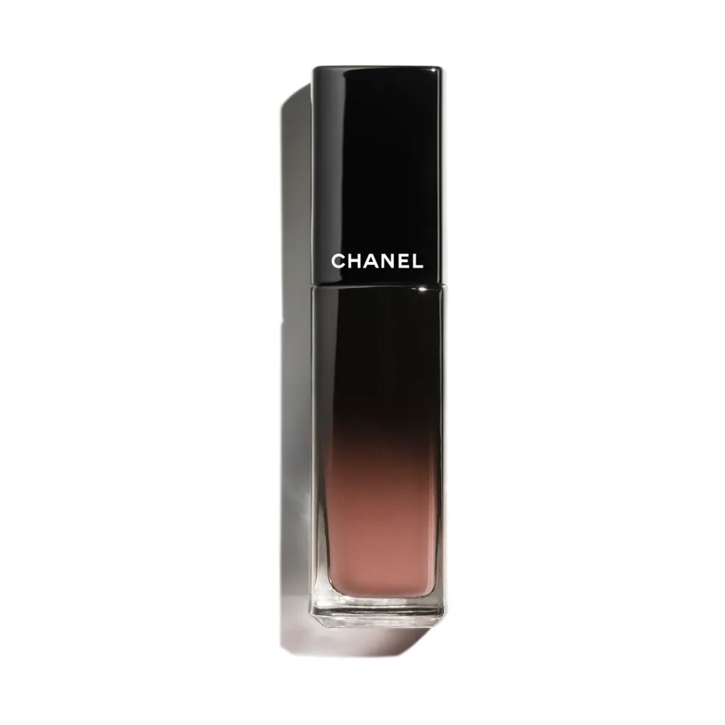 Стойкая, блестящая жидкая помада ROUGE ALLURE LAQUE Chanel, цвет rouge ombre 5.5ml
Стойкая, блестящая жидкая помада ROUGE ALLURE LAQUE Chanel, цвет rouge ombre 5.5ml