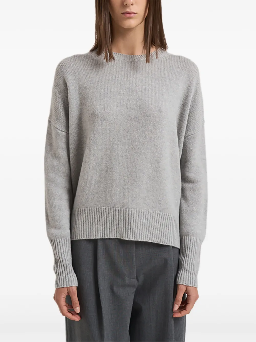 Свитер с длинными рукавами Lisa Yang, серый
Свитер с длинными рукавами Lisa Yang, серый