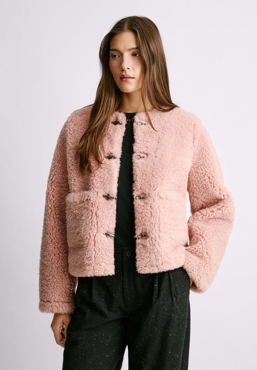 Флисовая куртка Pepe Jeans W11 PAIGE, Soft Pink/Light Pink
Флисовая куртка Pepe Jeans W11 PAIGE, Soft Pink/Light Pink