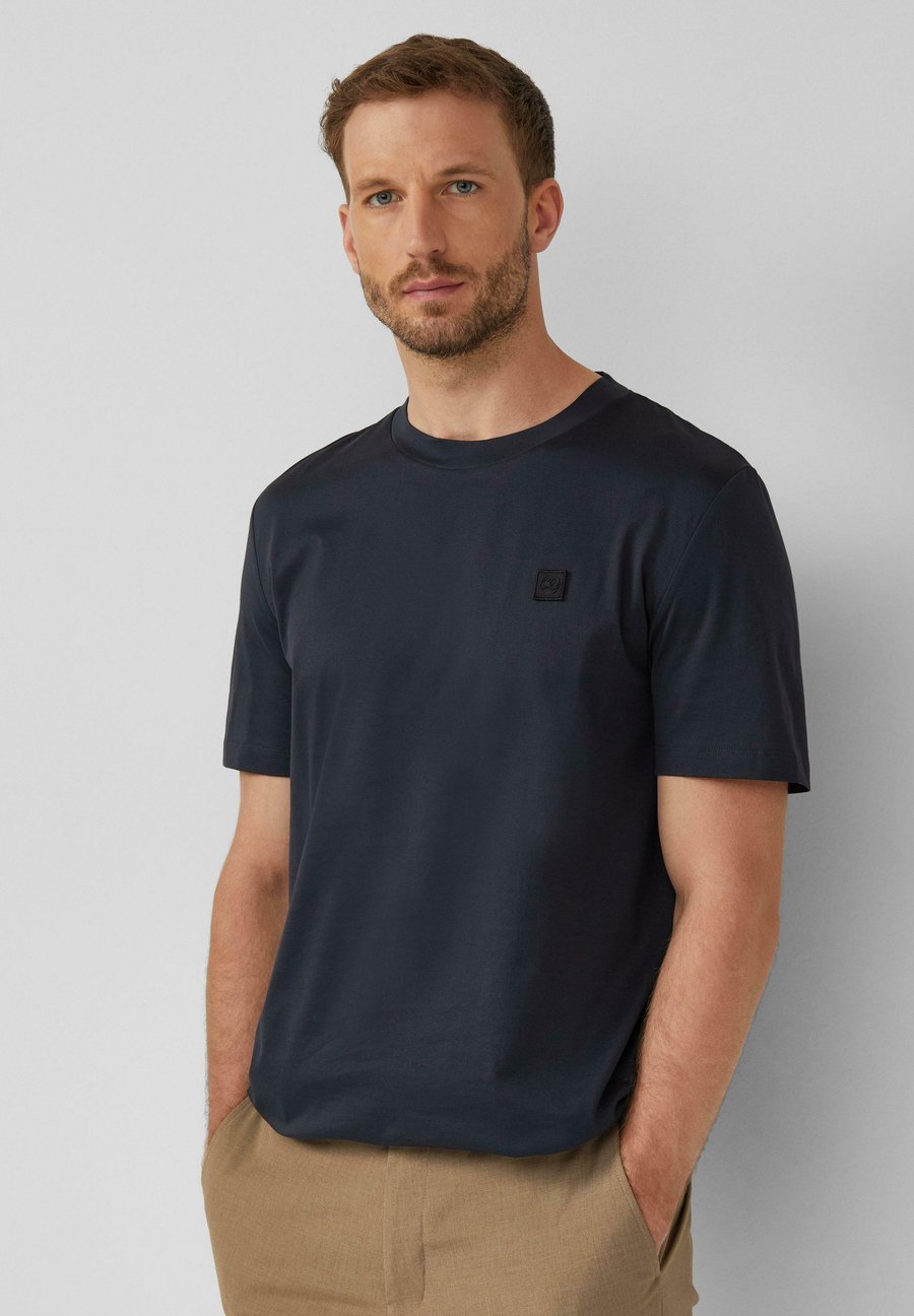 Футболка s.Oliver BLACK LABEL Basic T-shirt, Navy/Dark Blue, Черный, Футболка s.Oliver BLACK LABEL Basic T-shirt, Navy/Dark Blue
Футболка s.Oliver BLACK LABEL Basic T-shirt, Navy/Dark Blue, Черный, Футболка s.Oliver BLACK LABEL Basic T-shirt, Navy/Dark Blue