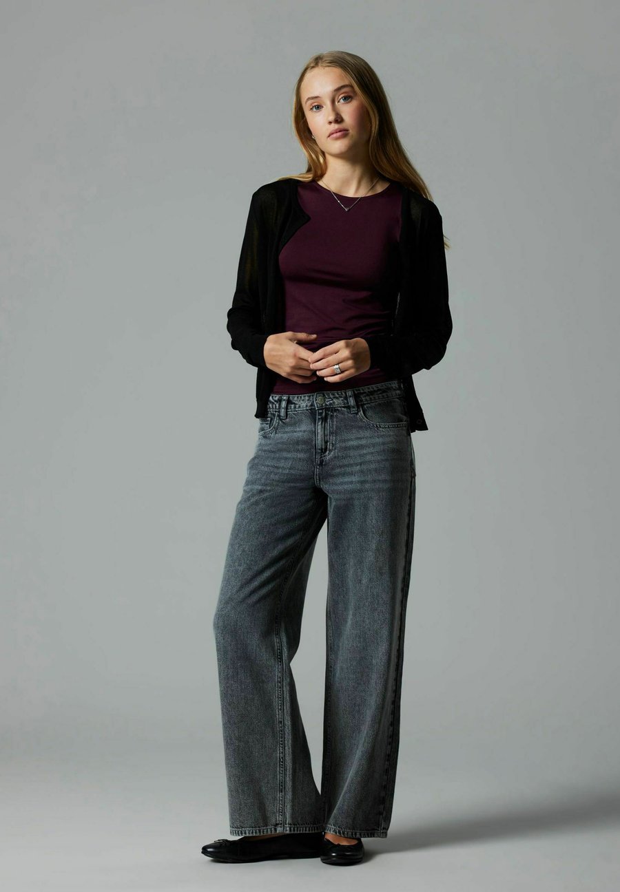 Топ LMTD Top, Fig/Bordeaux
Топ LMTD Top, Fig/Bordeaux