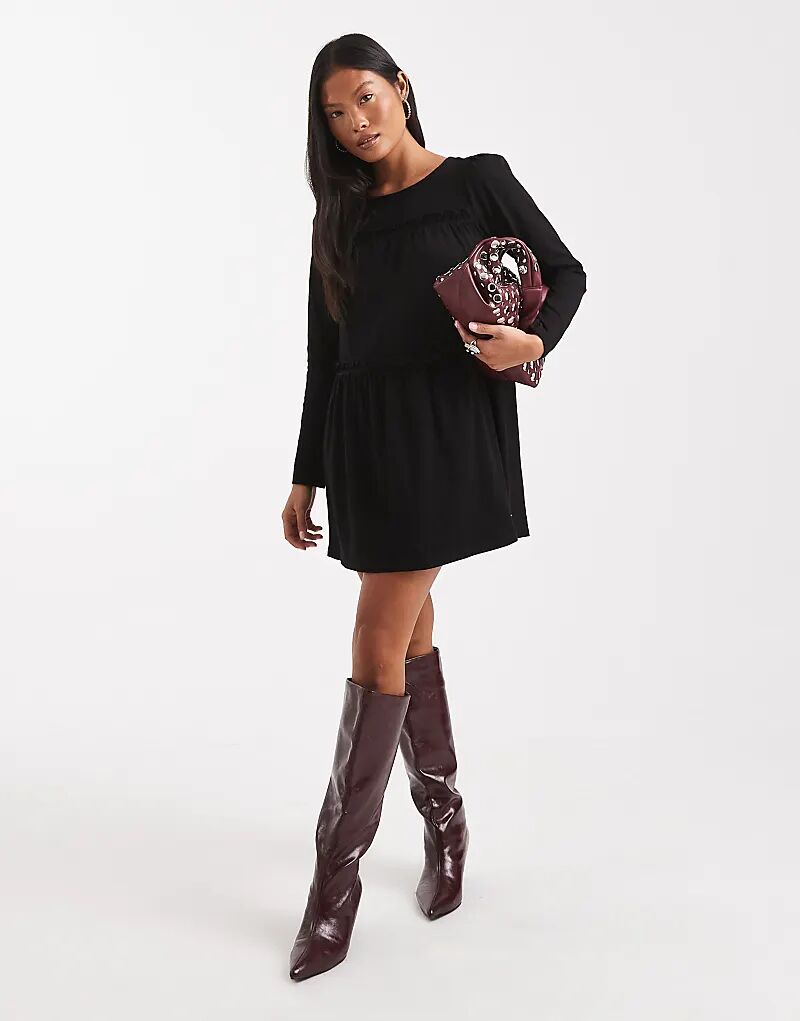 Мини-платье Miss Selfridge Petite с оборками и чёрным покрытием
Мини-платье Miss Selfridge Petite с оборками и чёрным покрытием