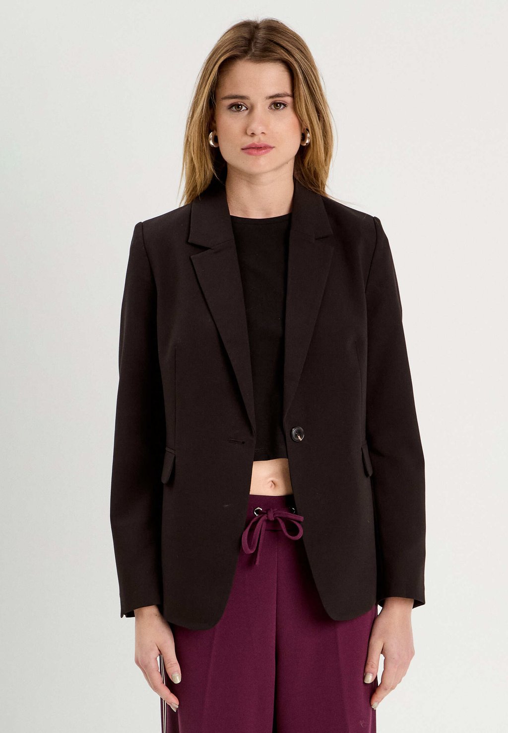 Блейзер IM STIL EINES Cache Cache, черный
Блейзер IM STIL EINES Cache Cache, черный