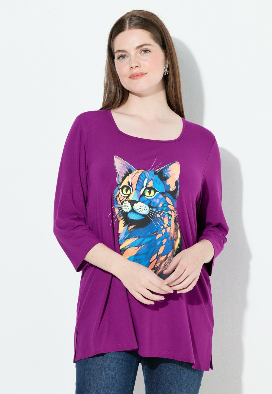 Топ Ulla Popken GOAT GRAPHIC, Blackberry/Berry
Топ Ulla Popken GOAT GRAPHIC, Blackberry/Berry