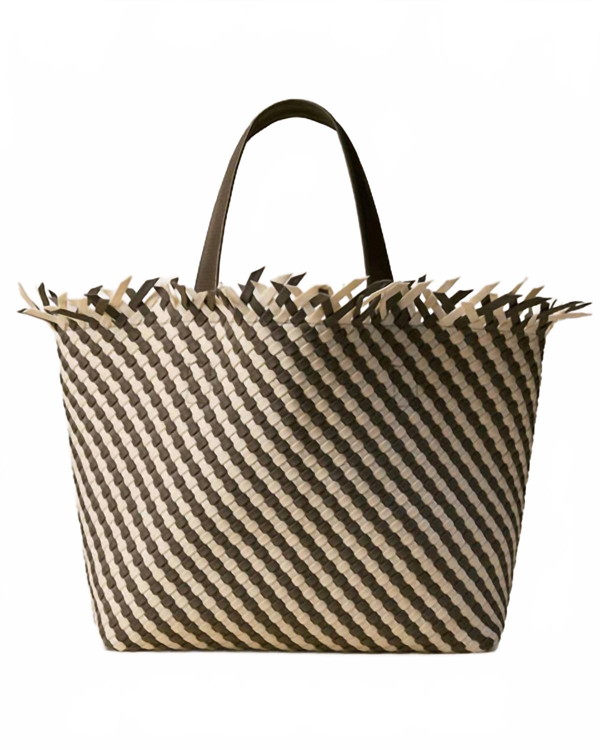 Женская большая полосатая сумка-тоут Havana в цвете Carrara Naghedi, Carrara
Женская большая полосатая сумка-тоут Havana в цвете Carrara Naghedi, Carrara