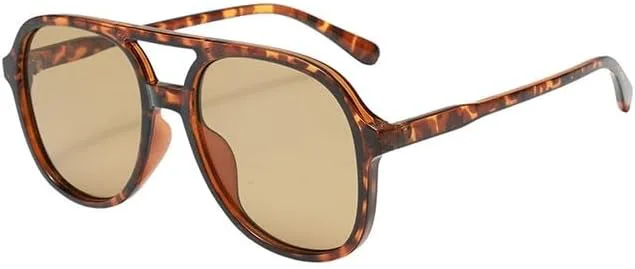 Спортивные солнцезащитные очки для мужчин для активного отдыха, для отпуска, для поездок на работу, декоративные солнцезащитные очки для женщин Generic, Multi-colored
Спортивные солнцезащитные очки для мужчин для активного отдыха, для отпуска, для поездок на работу, декоративные солнцезащитные очки для женщин Generic, Multi-colored