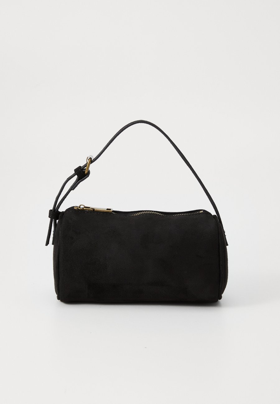 Сумка кросс-боди GAP BARREL SHOULDER BAG, Black 22/Black
Сумка кросс-боди GAP BARREL SHOULDER BAG, Black 22/Black