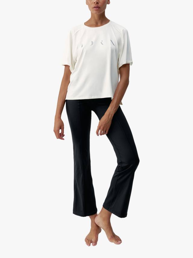 Футболка свободного кроя с коротким рукавом Born Living Yoga, цвет White Chalk 
Футболка свободного кроя с коротким рукавом Born Living Yoga, цвет White Chalk