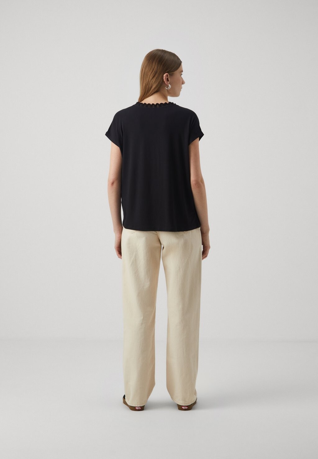 Футболка с принтом Onltani V Neck ONLY, черная
Футболка с принтом Onltani V Neck ONLY, черная