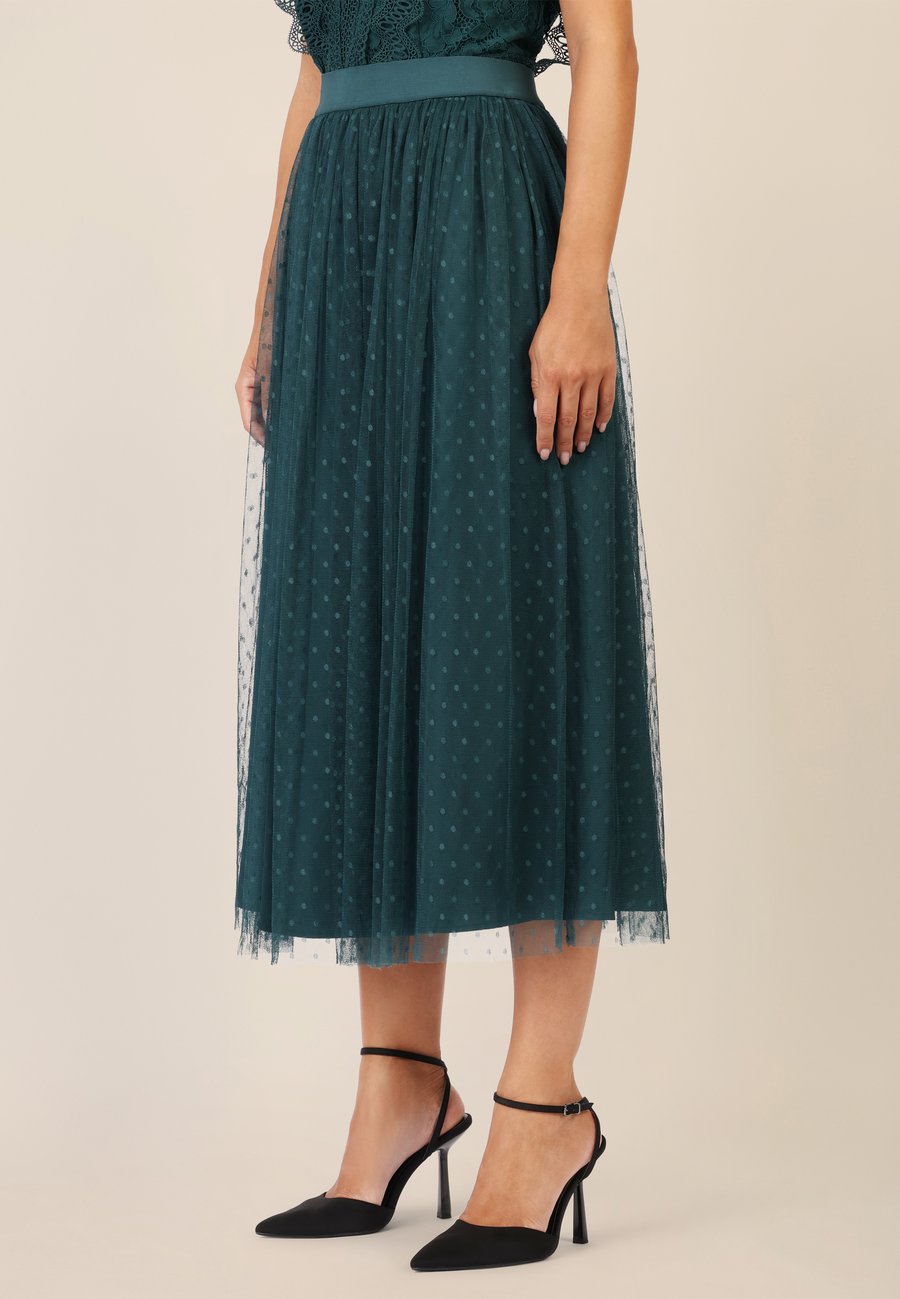 Юбка Apart A-line skirt, Dunkelgrün/Dark Green
Юбка Apart A-line skirt, Dunkelgrün/Dark Green