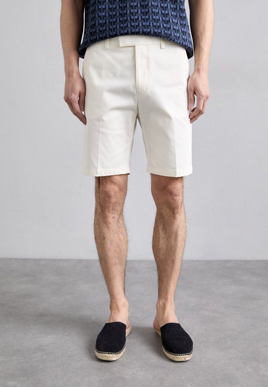 Шорты Tiger of Sweden TENUT, Soft White/Off-White
Шорты Tiger of Sweden TENUT, Soft White/Off-White