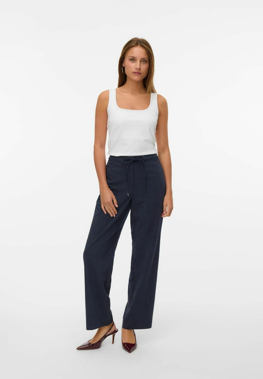 Брюки Vero Moda ANZUG VMMIHO , Navy Blazer/Dark Blue
Брюки Vero Moda ANZUG VMMIHO , Navy Blazer/Dark Blue