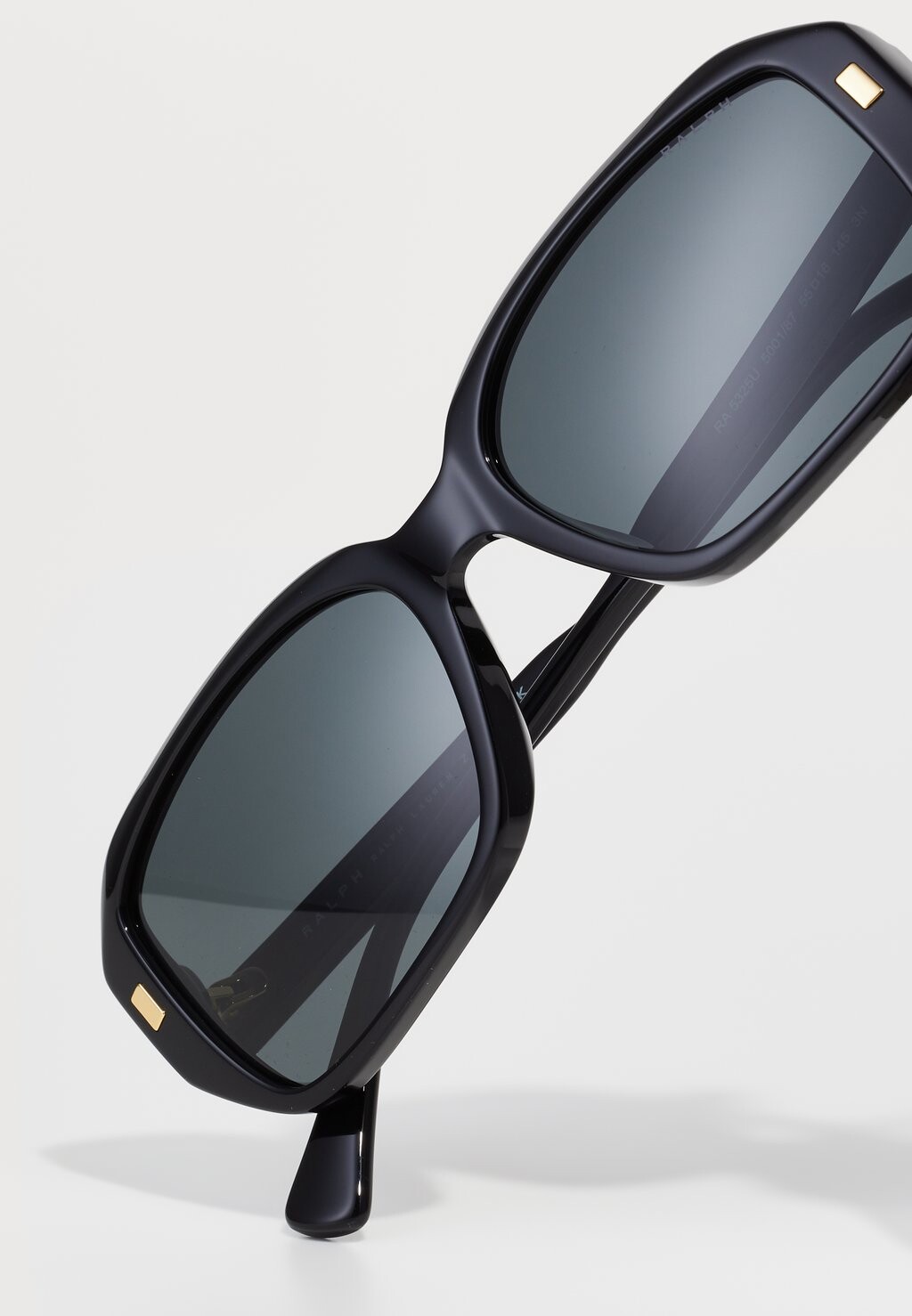 Солнцезащитные очки RALPH Ralph Lauren, черный
Солнцезащитные очки RALPH Ralph Lauren, черный