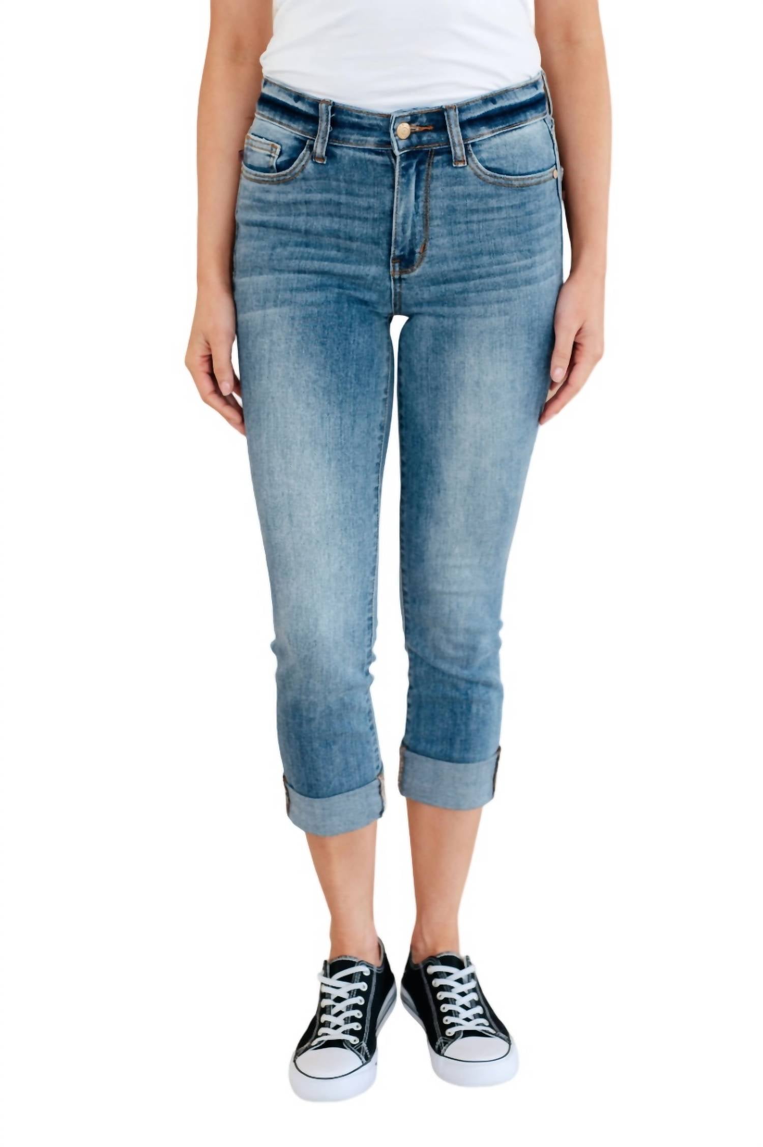 Джинсы-капри средней посадки с манжетами, средней потертости Judy Blue, цвет medium wash
Джинсы-капри средней посадки с манжетами, средней потертости Judy Blue, цвет medium wash