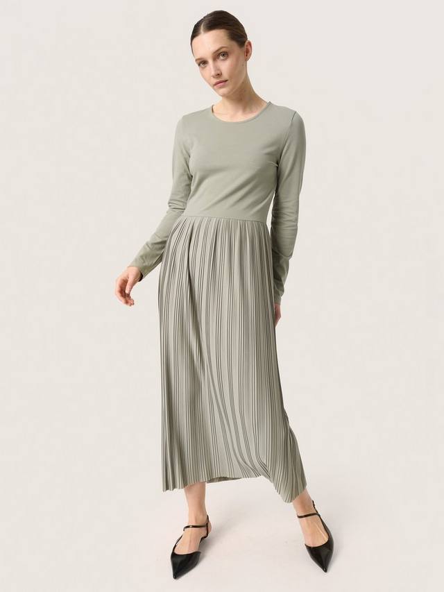 Макси-платье simone plisse Soaked In Luxury, цвет Shadow
Макси-платье simone plisse Soaked In Luxury, цвет Shadow