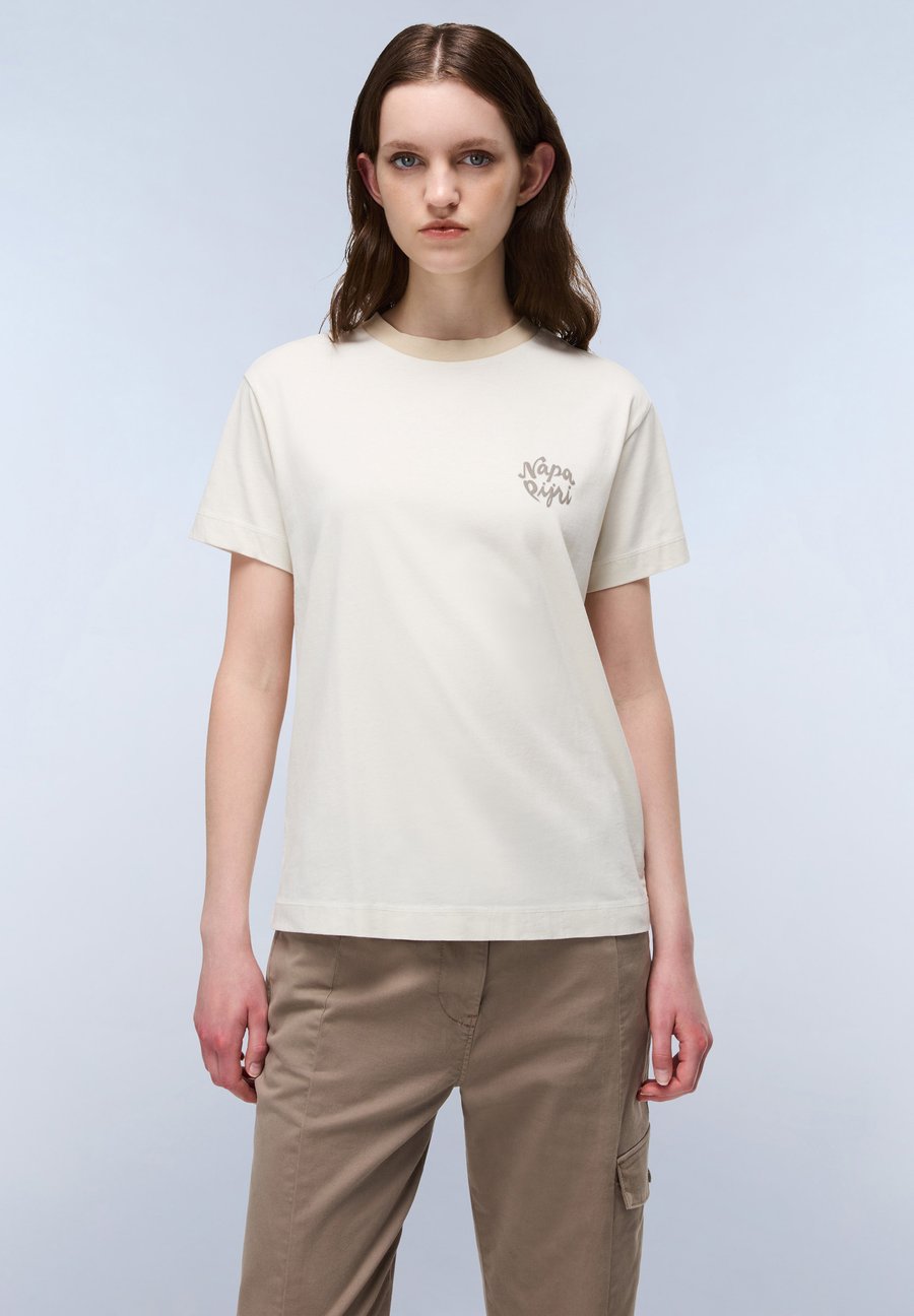 Футболка Napapijri FEDAIA, Beige Dimity/Beige, Бежевый, Футболка Napapijri FEDAIA, Beige Dimity/Beige
Футболка Napapijri FEDAIA, Beige Dimity/Beige, Бежевый, Футболка Napapijri FEDAIA, Beige Dimity/Beige