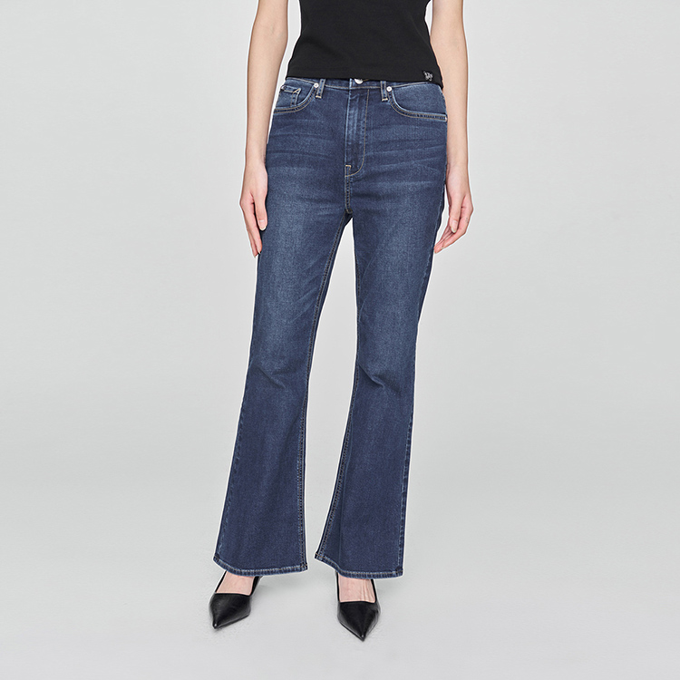 Lee Джинсы SS25 женские темно-синие
Lee Джинсы SS25 женские темно-синие