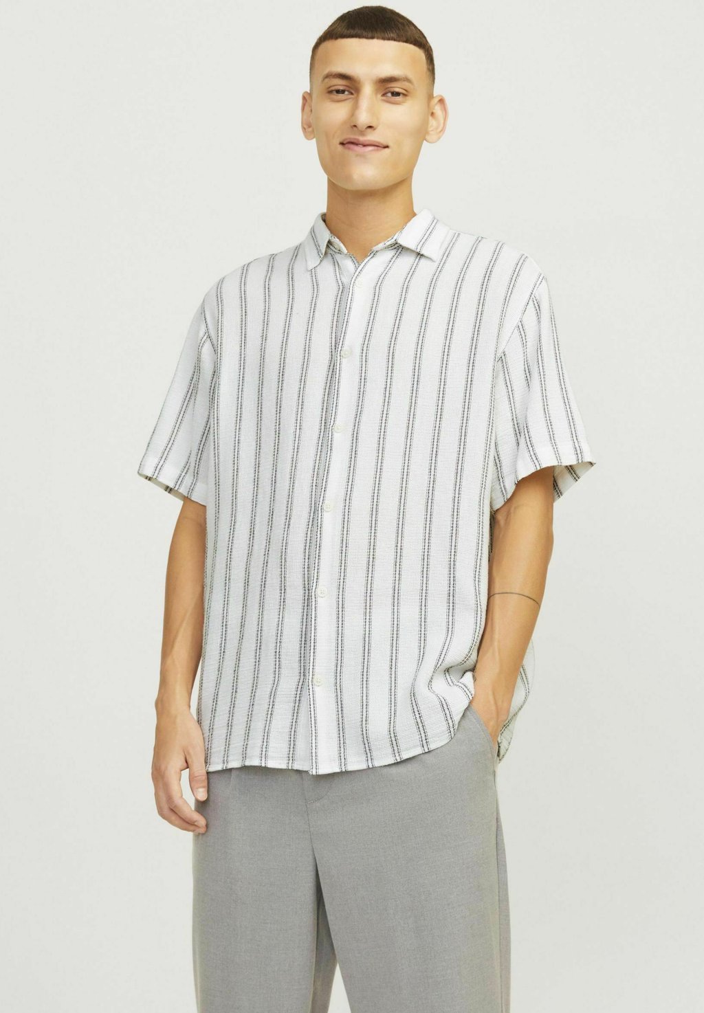 Рубашка RELAXED FIT Jack & Jones, кремовый 
Рубашка RELAXED FIT Jack & Jones, кремовый