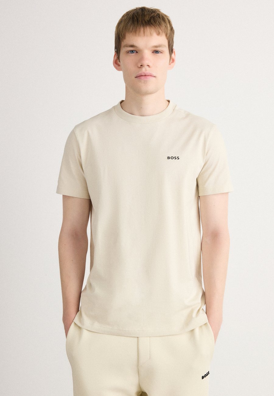 Футболка BOSS TEE, Open White Eleven/Off-White
Футболка BOSS TEE, Open White Eleven/Off-White