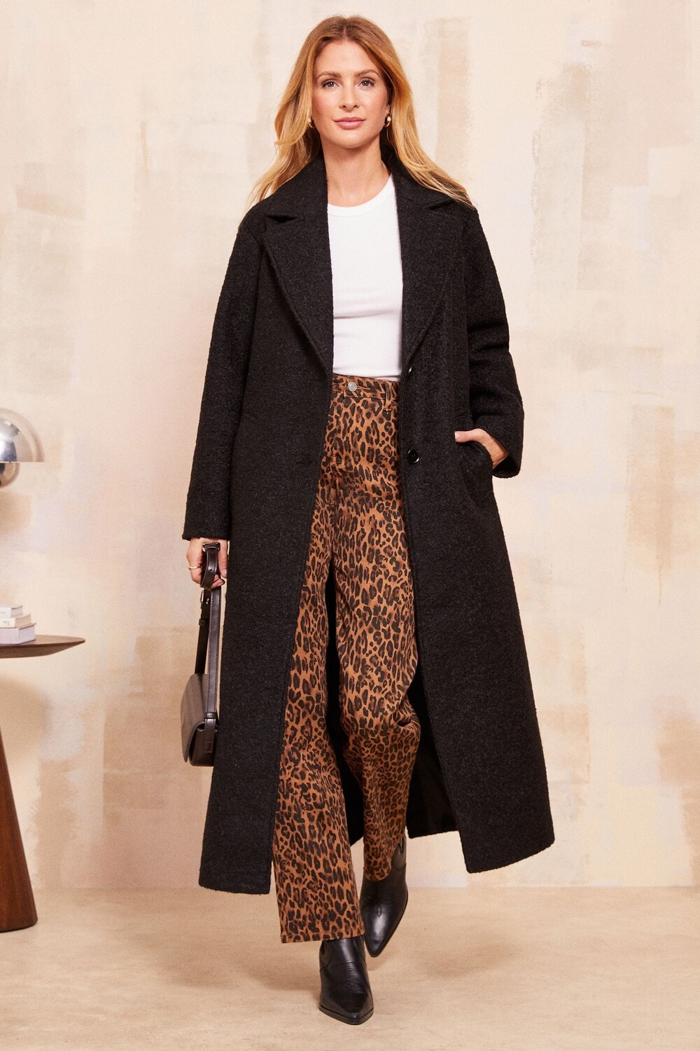 Длинное пальто макси Friends Like These, черный
Длинное пальто макси Friends Like These, черный