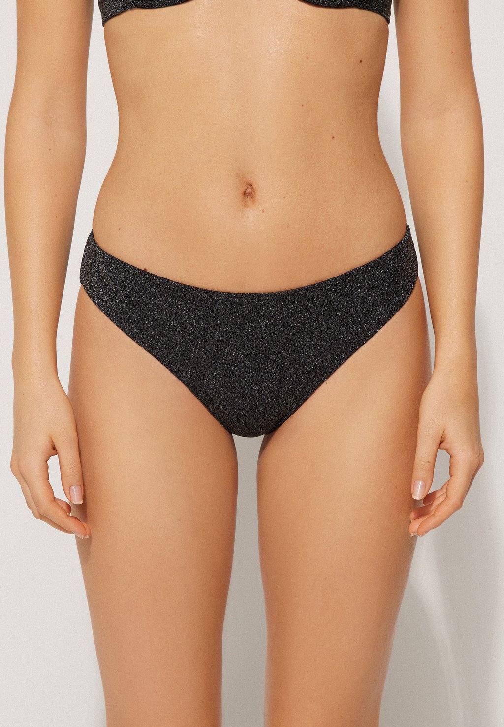 Плавки бикини SPARKLING DIVA Tezenis, черный
Плавки бикини SPARKLING DIVA Tezenis, черный