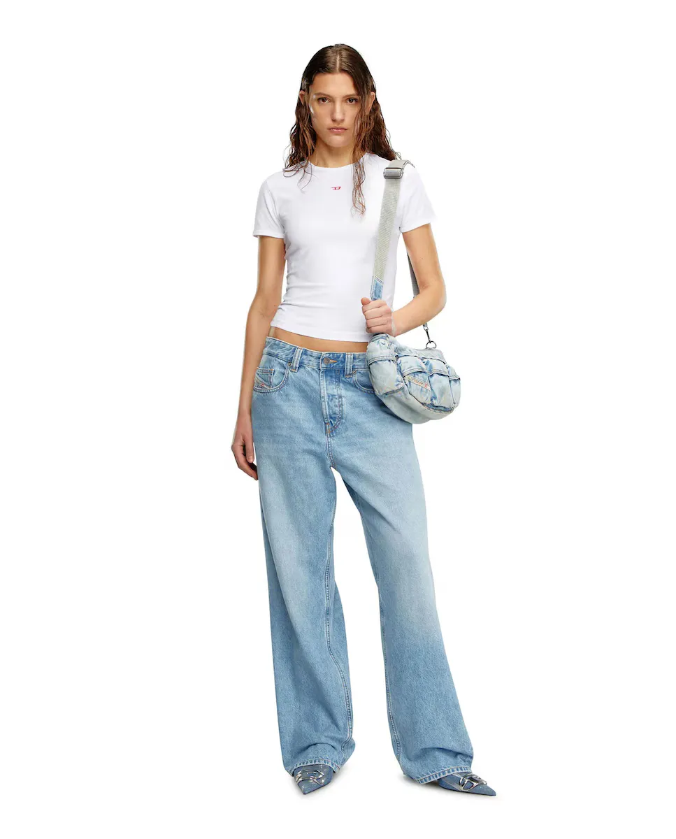 Хлопковая женская футболка с коротким рукавом Diesel, белый 
Хлопковая женская футболка с коротким рукавом Diesel, белый