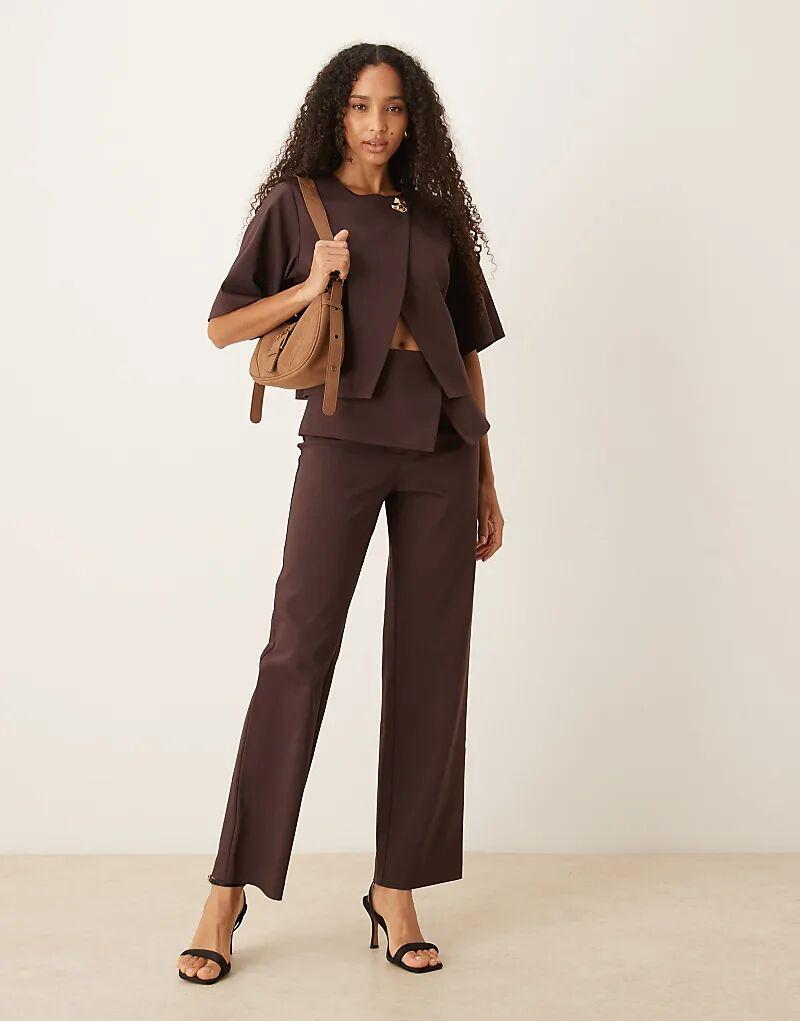 Классические брюки прямого кроя с золотистыми пуговицами ASOS DESIGN цвета шелковицы
Классические брюки прямого кроя с золотистыми пуговицами ASOS DESIGN цвета шелковицы