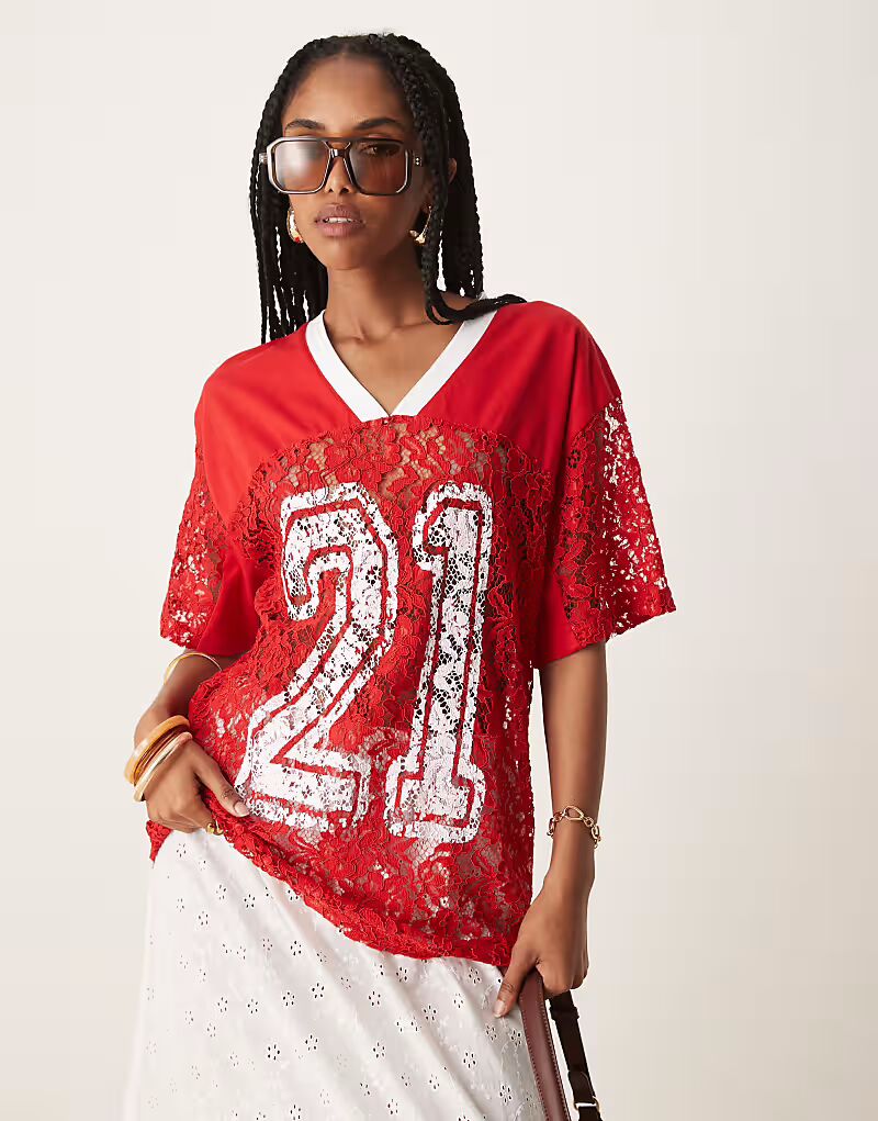 Футболка свободного кроя ASOS DESIGN в футбольном стиле с принтом 21 красного цвета
Футболка свободного кроя ASOS DESIGN в футбольном стиле с принтом 21 красного цвета