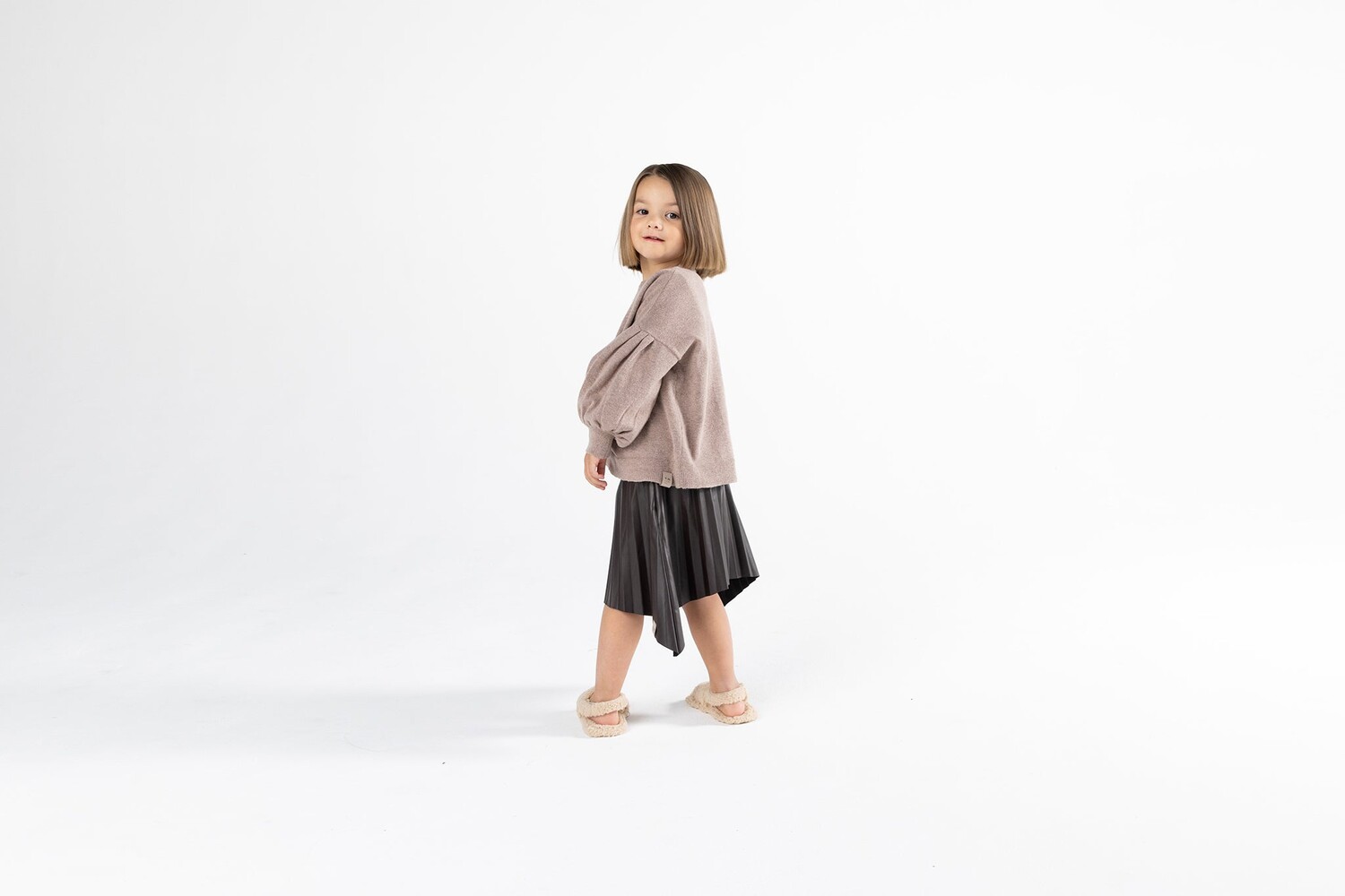 Плиссированная юбка Hi-Low из искусственной кожи для девочек Omamimini, коричневый
Плиссированная юбка Hi-Low из искусственной кожи для девочек Omamimini, коричневый