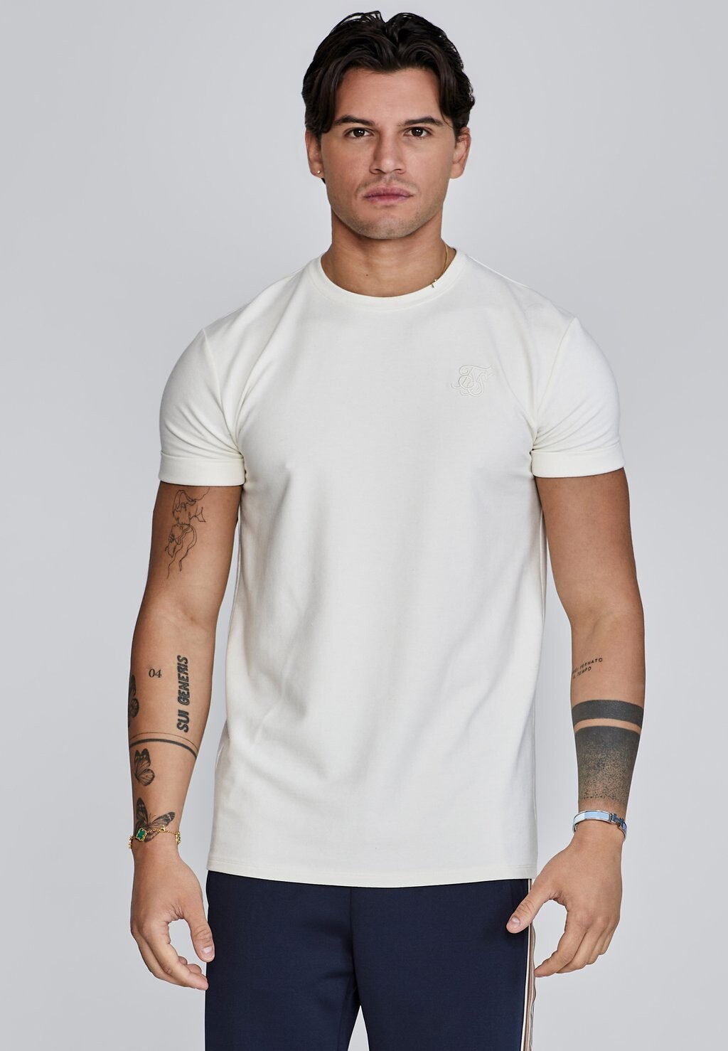 Базовая футболка SIKSILK, молочный
Базовая футболка SIKSILK, молочный