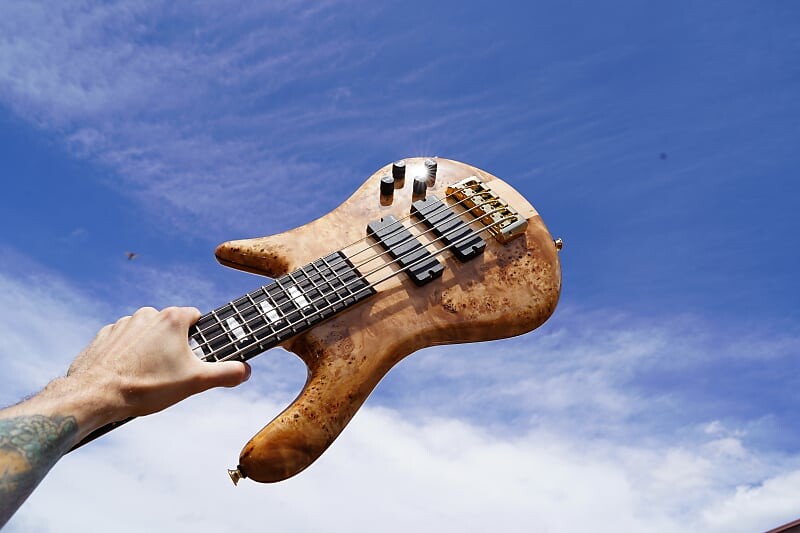 Басс гитара Spector Euro5LX - Poplar Burl Natural Gloss EURO5LXPOPB 5-String Electric Bass Guitar w/ Gig Bag
Басс гитара Spector Euro5LX - Poplar Burl Natural Gloss EURO5LXPOPB 5-String Electric Bass Guitar w/ Gig Bag