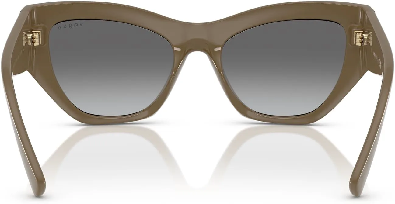 Солнцезащитные очки Vogue Eyewear для женщин, оправа цвета слоновой кости, линзы цвета дымчатого черного, диаметр линз 53 мм, Full Brown/Gradient Dark Grey
Солнцезащитные очки Vogue Eyewear для женщин, оправа цвета слоновой кости, линзы цвета дымчатого черного, диаметр линз 53 мм, Full Brown/Gradient Dark Grey