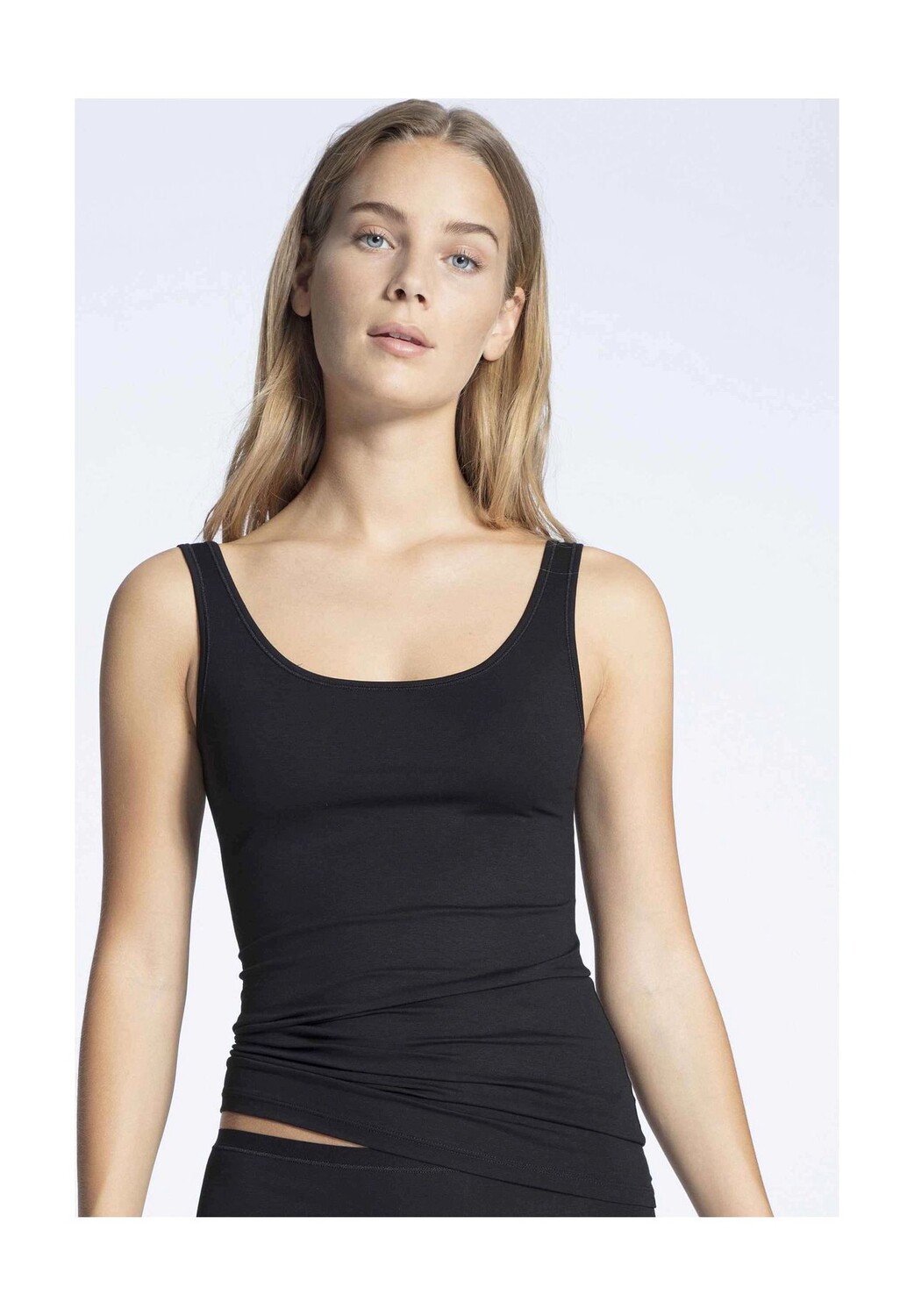 Женская майка из одинарного джерси с круглым вырезом Natural Comfort CALIDA, цвет 992 Schwarz
Женская майка из одинарного джерси с круглым вырезом Natural Comfort CALIDA, цвет 992 Schwarz