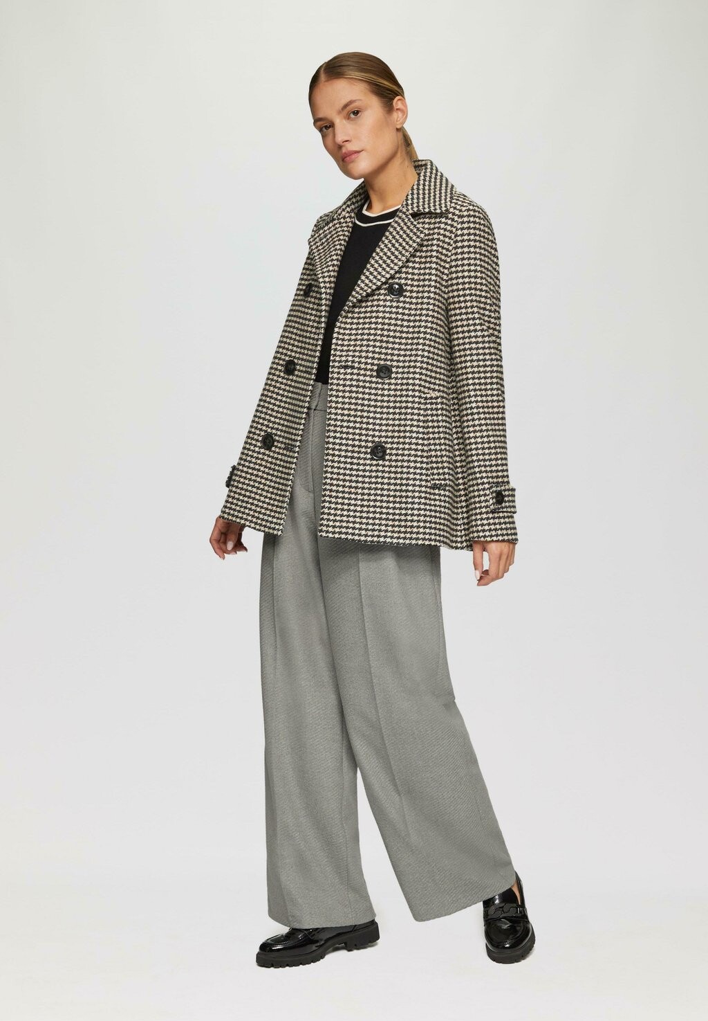 Блейзер HAHNENTRITTMUSTER s.Oliver BLACK LABEL, черный
Блейзер HAHNENTRITTMUSTER s.Oliver BLACK LABEL, черный