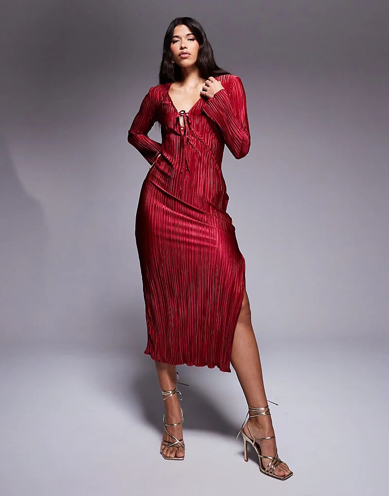 Эксклюзивное плиссированное макси-платье с завязками спереди в бордовом цвете In The Style
Эксклюзивное плиссированное макси-платье с завязками спереди в бордовом цвете In The Style