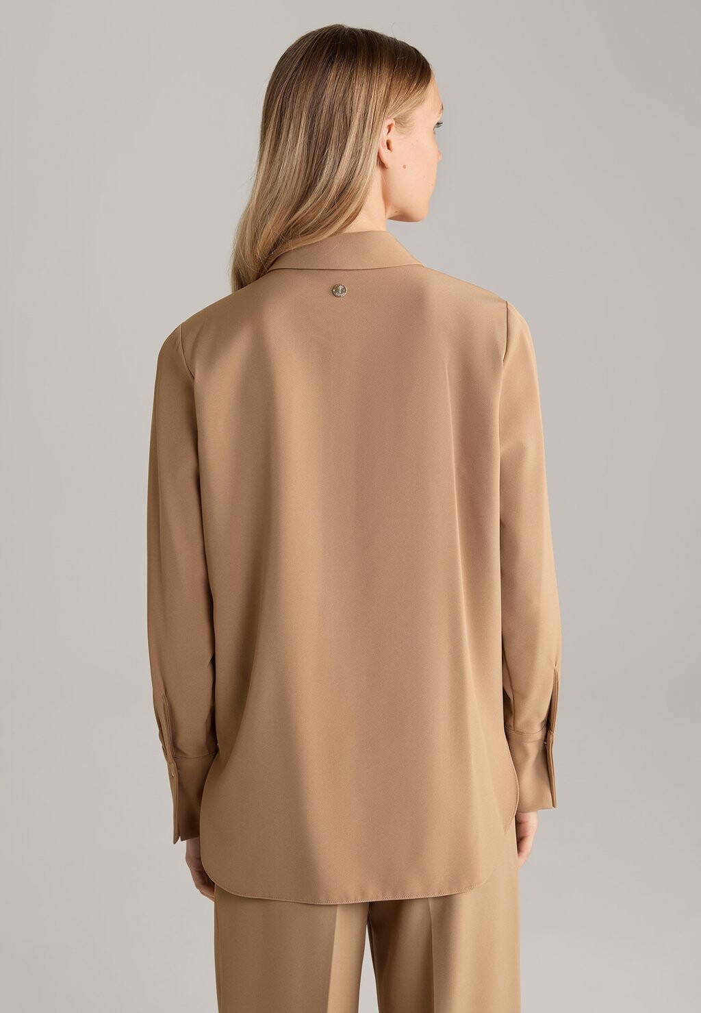 Блузка на пуговицах JOOP!, светло-коричневый
Блузка на пуговицах JOOP!, светло-коричневый