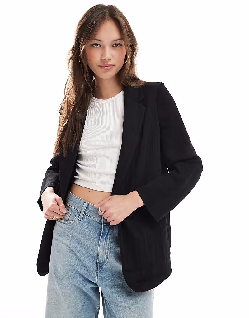 Пиджак Stradivarius с жатым узором черного цвета
Пиджак Stradivarius с жатым узором черного цвета